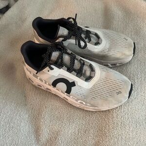 on Running Women’s Cloudmonsters - Size 8.5